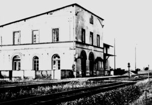 Das ehemalige Bahnhofsgebäude "Dreihof", 1945 teilweise zerstört